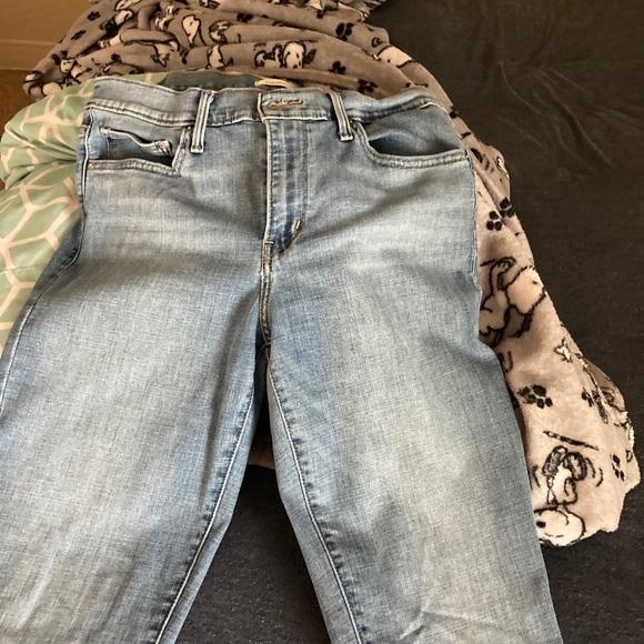 Clothes - Picture 3 of 9